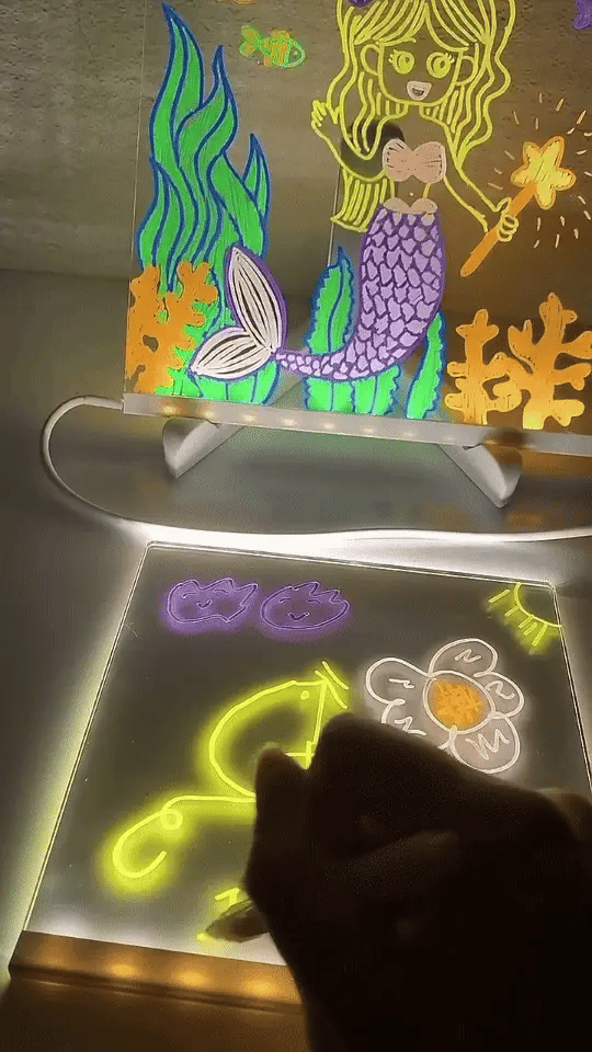 neonski sjaj LED table u mraku