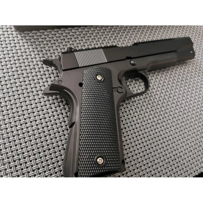 prikaz okvira i klizača od metala na modelu 1911