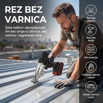 akumulatorske makaze za lim — muškarac seče lim na krovu bez kabla, rez bez varnica i talasanja ivice