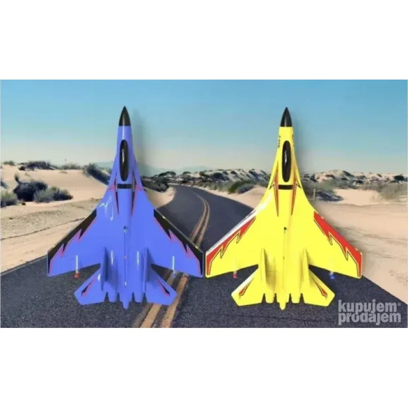 avion J-11B na mirnoj vodi tokom demonstracije plovidbe