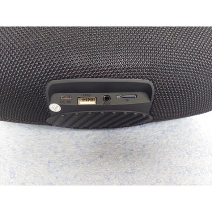 Zadnji panel Xtreme 3 Mini sa micro-USB punjenjem, USB ulazom, AUX priključkom i slotom za microSD karticu