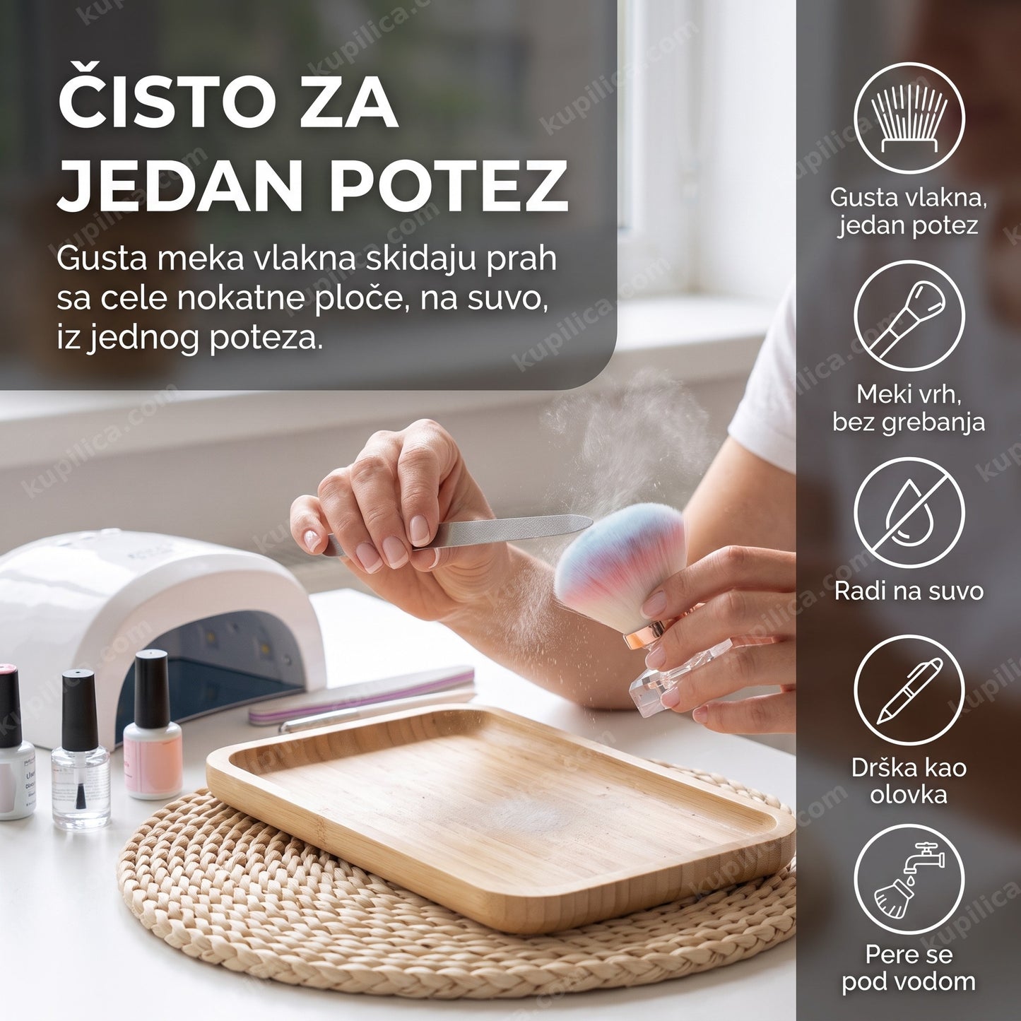 četka za prašinu za nokte — žena čisti prah sa nokta mekom četkom posle turpijanja, gusta vlakna, radi na suvo, pere se pod vodom