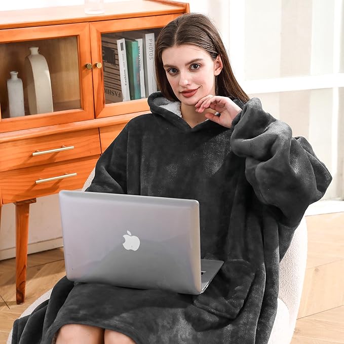 duks ćebe Huggle Hoodie — detalj 4