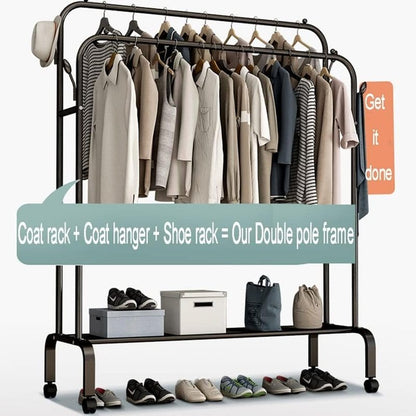 stalak sa natpisom coat rack + shoe rack i torbama i patikama na donjoj polici