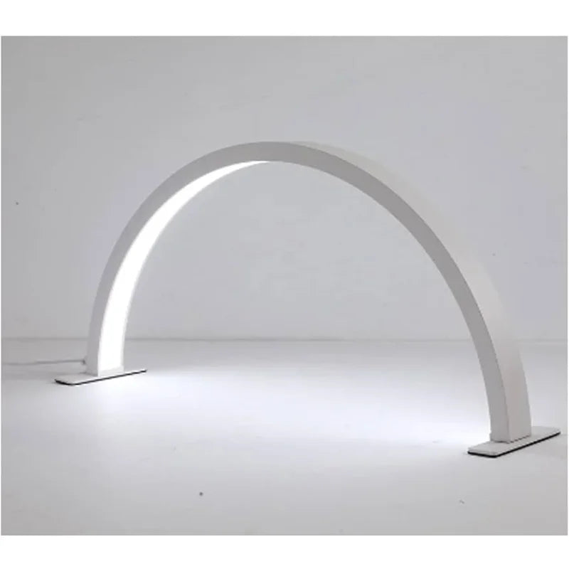 Led lampa iznad ležaja za pedikir tretman