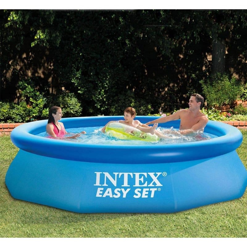 Intex Easy Set bazen 244x61 cm sa porodicom u dvorištu