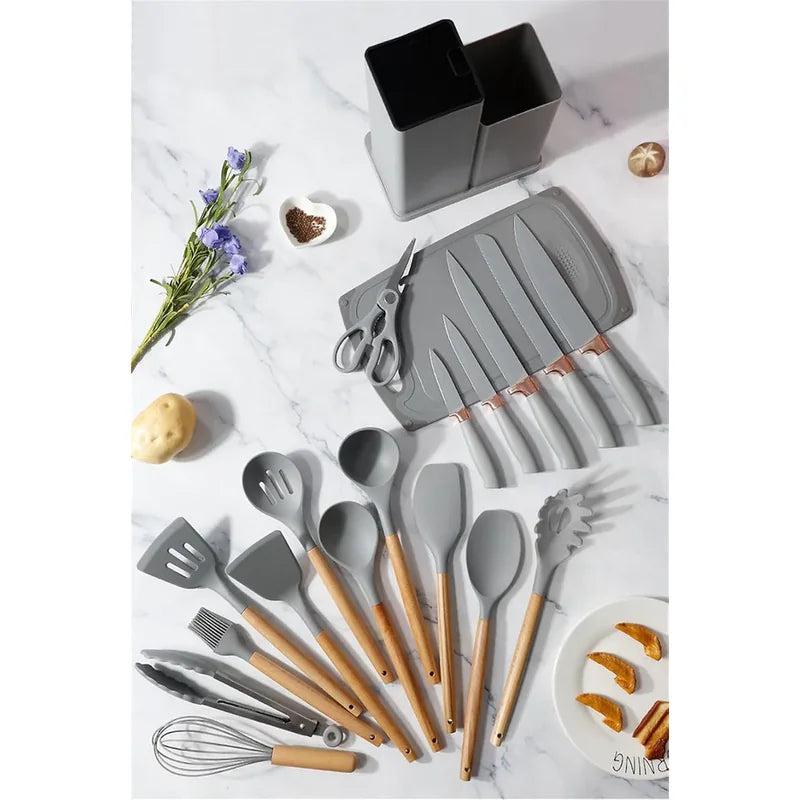kuhinjski set od 19 delova — detalj 1