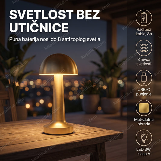 Zlatna stona lampa pečurka na stolu terase uveče bez utičnice u blizini