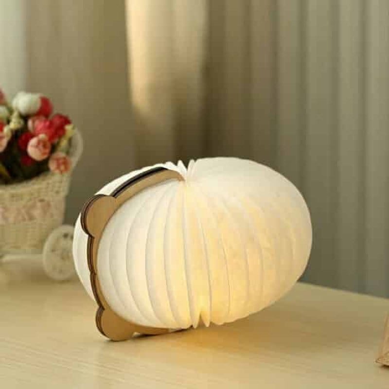 lampa u obliku knjige — detalj 2