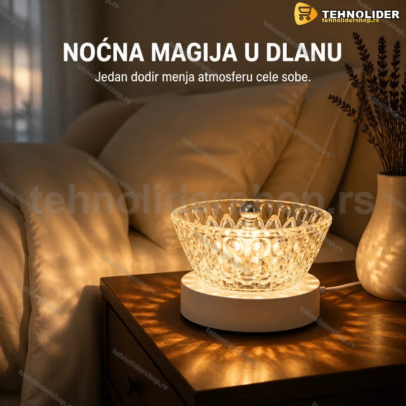 Lampa u obliku krune sa providnim akrilnim abažurom, isključena