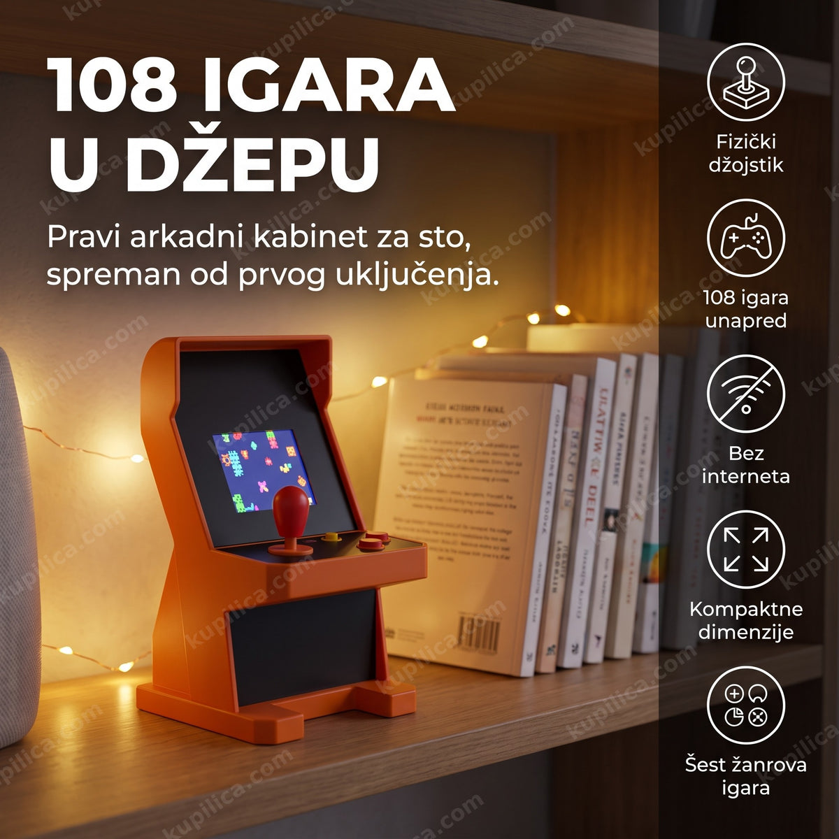 mini arkadni automat sa džojstikom na polici uveče