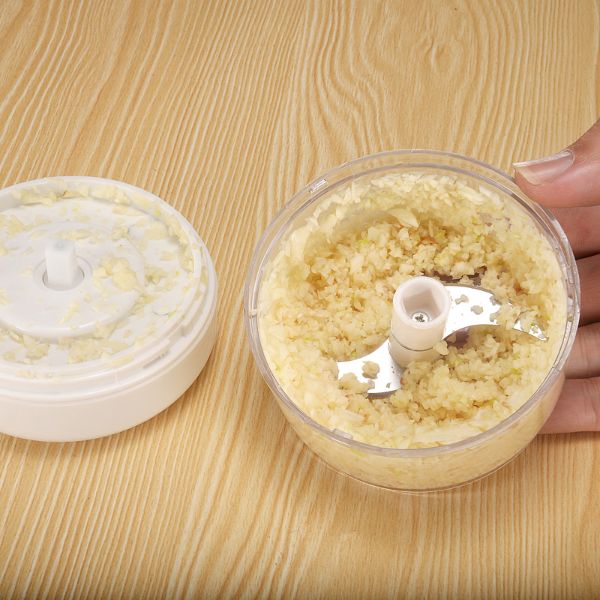 mini ručna seckalica za povrće — detalj 2