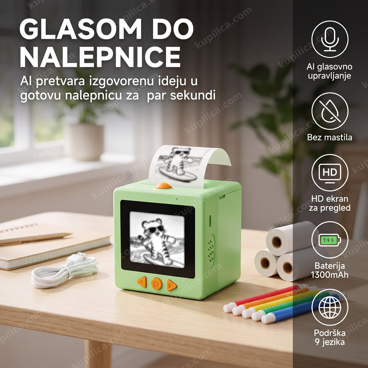mini štampač nalepnica sa glasovnom komandom SmartPrint AI na stolu dok štampa