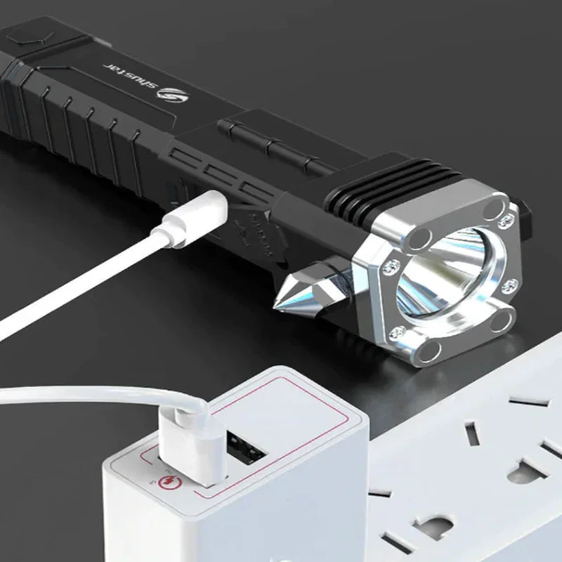 lampa se puni preko USB kabla priključenog na adapter na stolu