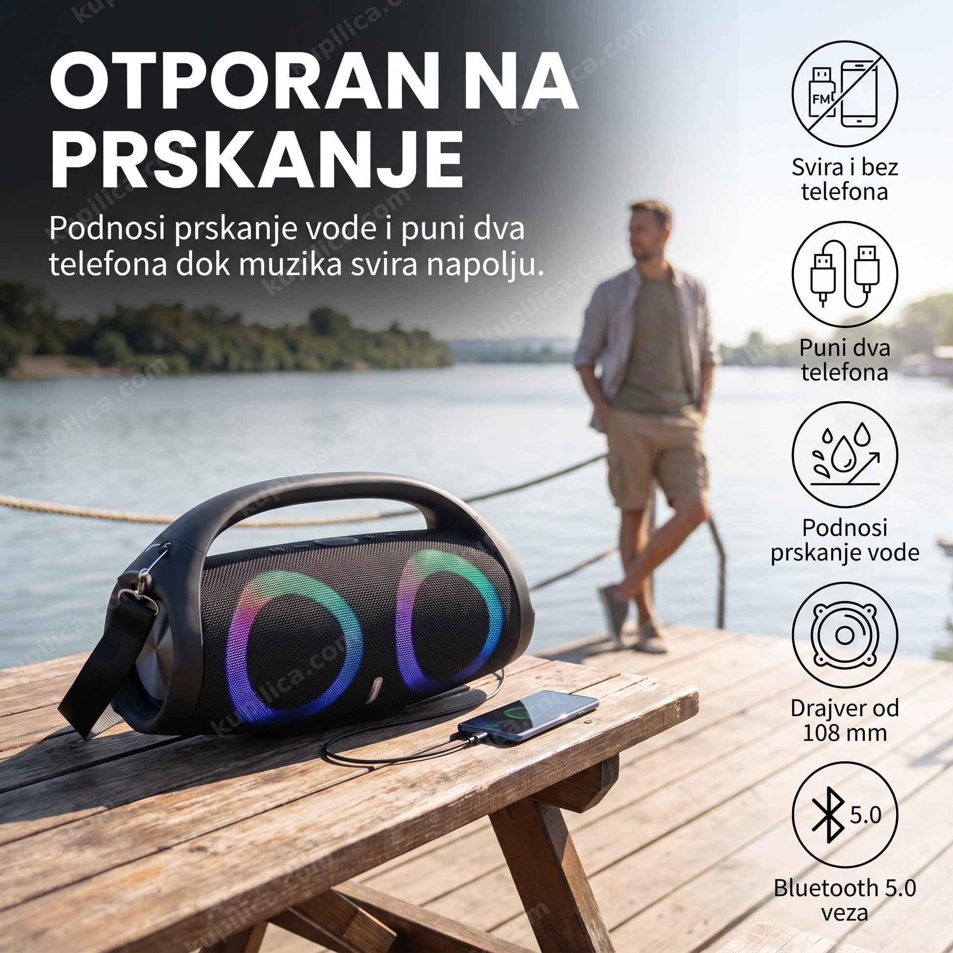 prenosivi bluetooth boombox zvučnik — odrasla osoba na splavu pored reke, zvučnik na stolu