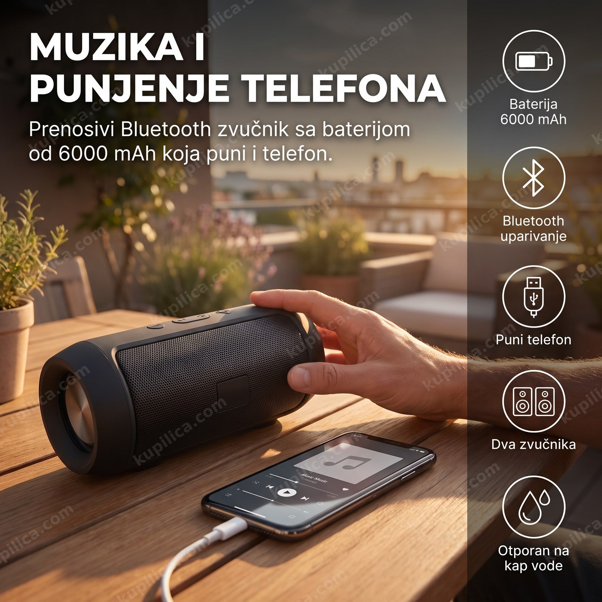 Mini Bluetooth zvučnik Charge mini — odrasla osoba sluša muziku na terasi i puni telefon preko zvučnika sa baterijom od 6000 mAh