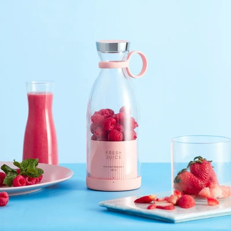 prenosivi mini blender za voće i povrće — detalj 1