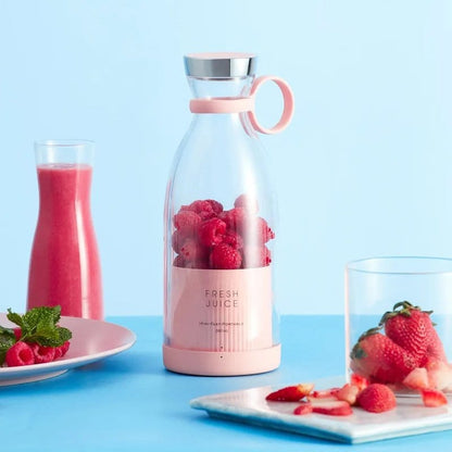prenosivi mini blender za voće i povrće — detalj 4