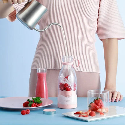 prenosivi mini blender za voće i povrće — detalj 5