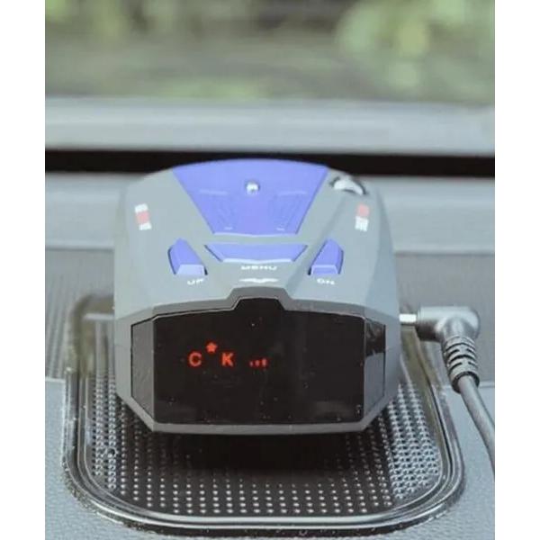 radar detektor V7 360 — detalj 3