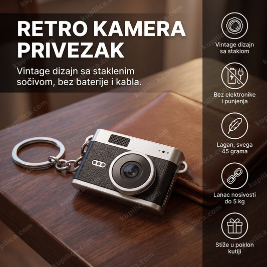 Crni retro kamera privezak na ključevima na drvenom stolu, benefiti proizvoda