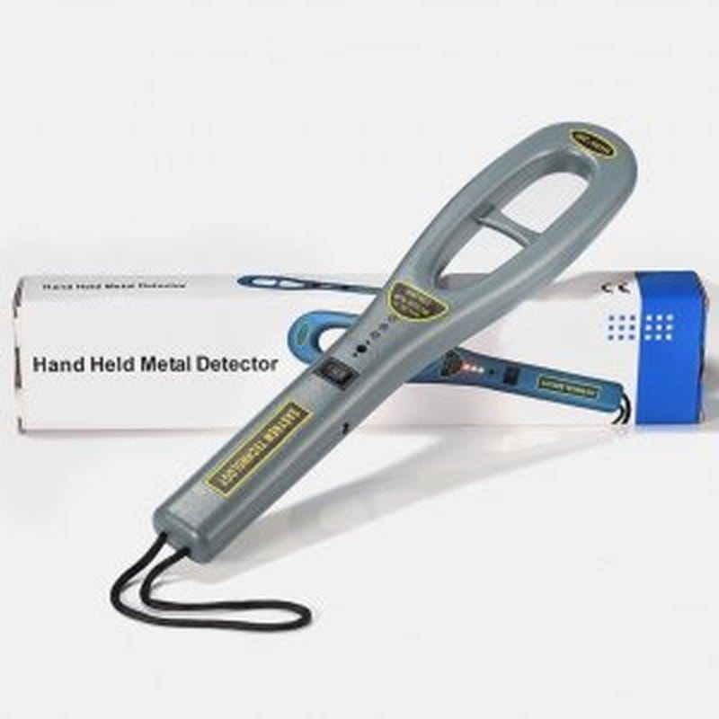 ručni detektor metala GC-101H pored kutije sa natpisom hand held metal detector