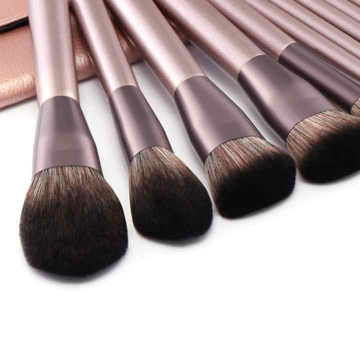 set četkica za šminkanje Lux Pink Gold — detalj 1