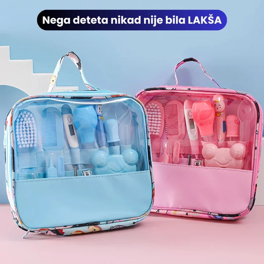 set za negu bebe 13 delova — komplet pribora u otvorenoj torbici