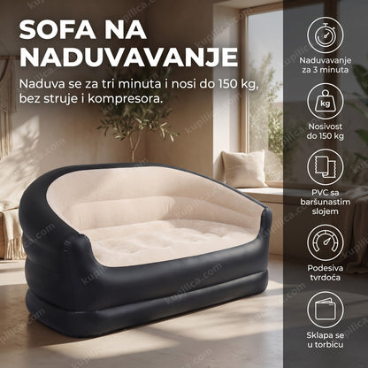 Naduvana dvostruka sofa na naduvavanje u dnevnoj sobi bez ljudi