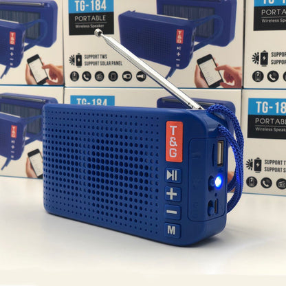 detalj solarnog panela i ugrađene lampe na bluetooth zvučniku TG-184