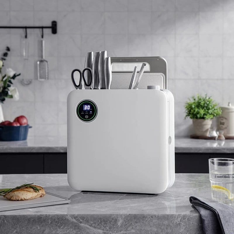 UV sterilizator za kuhinjske noževe — pregled