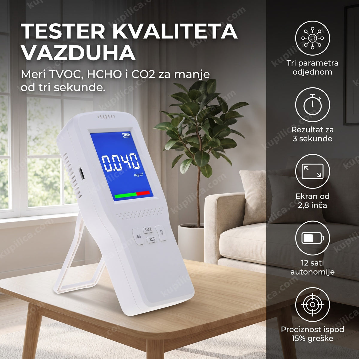 Tester kvaliteta vazduha na stočiću u dnevnoj sobi sa brojčanim prikazom