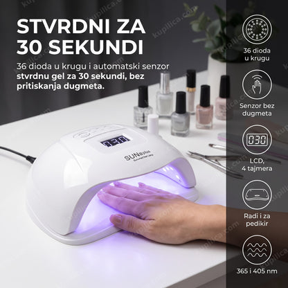 Ruka se suši pod UV/LED lampom za nokte SUN X Plus 72W sa LCD tajmerom