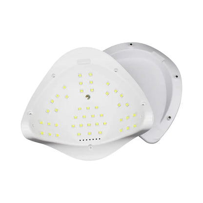 Ruka sa gel lakom u UV LED lampi Sun X5 Max tokom sušenja