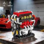 Kutija i sadržaj kompleta za sklapanje V8 motora