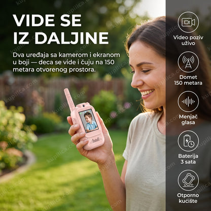 vide se iz daljine — majka u dvorištu drži dečiji toki-voki sa video pozivom, benefiti proizvoda