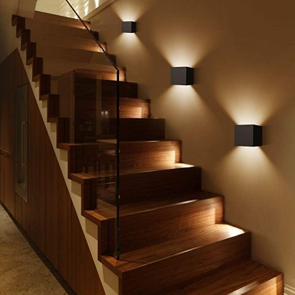 zidna LED lampa gore-dole — detalj 2