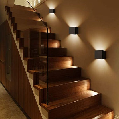 zidna LED lampa gore-dole — detalj 2