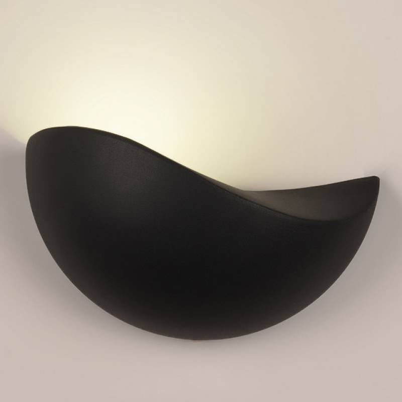 zidna LED lampa polumesec — detalj 1